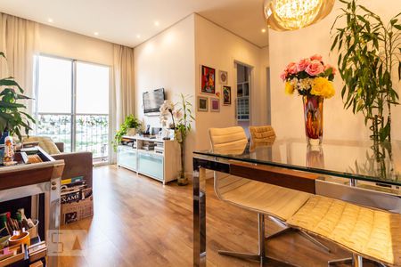 Sala de apartamento para alugar com 2 quartos, 55m² em Jardim Tupanci, Barueri