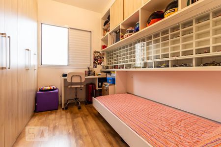 Quarto 1 de apartamento para alugar com 2 quartos, 55m² em Jardim Tupanci, Barueri