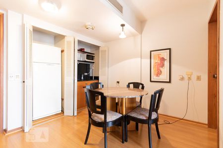 Cozinha / Sala de Jantar de apartamento para alugar com 1 quarto, 43m² em Pinheiros, São Paulo