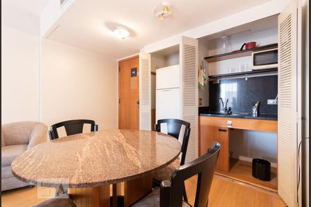 Cozinha / Sala Jantar  de apartamento para alugar com 1 quarto, 43m² em Pinheiros, São Paulo