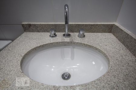 Apartamento para alugar com 57m², 2 quartos e 1 vaga Apartamento para alugar com 57m², 2 quartos e 1 vagaBanheiro