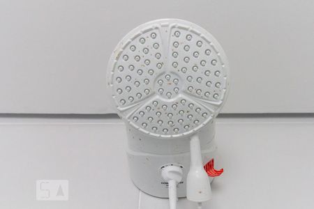 Banheiro social de kitnet/studio para alugar com 1 quarto, 15m² em Planalto Paulista, São Paulo