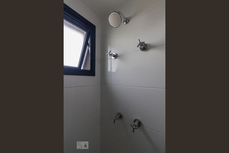 Banheiro de kitnet/studio para alugar com 1 quarto, 40m² em Campo Belo, São Paulo