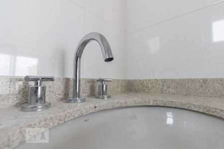 Banheiro de kitnet/studio para alugar com 1 quarto, 40m² em Campo Belo, São Paulo