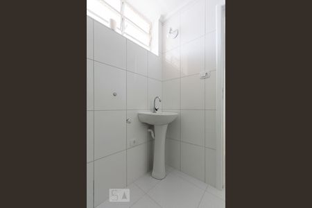 Banheiro social de apartamento para alugar com 1 quarto, 32m² em Bosque da Saúde, São Paulo