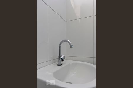 Banheiro social de apartamento para alugar com 1 quarto, 32m² em Bosque da Saúde, São Paulo