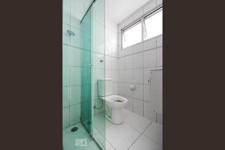 Banheiro de apartamento para alugar com 3 quartos, 70m² em I.a.p.i., Osasco