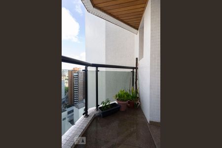 Apartamento à venda com 219m², 4 quartos e 3 vagas Apartamento à venda com 219m², 4 quartos e 3 vagasVaranda Quarto 4 Suite