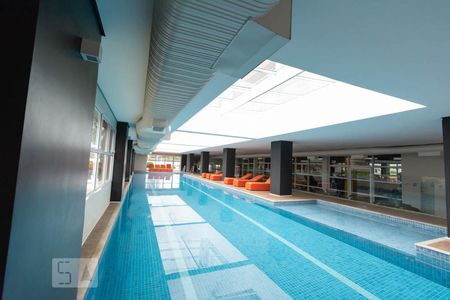 Studio à venda com 50m², 1 quarto e 1 vaga Studio à venda com 50m², 1 quarto e 1 vagaPiscina Coberta