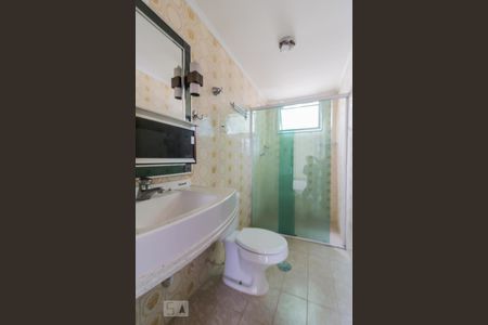 Banheiro de apartamento para alugar com 2 quartos, 65m² em Vila das Palmeiras, Guarulhos