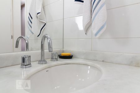 Apartamento à venda com 266m², 4 quartos e 4 vagasBanheiro Suíte 2