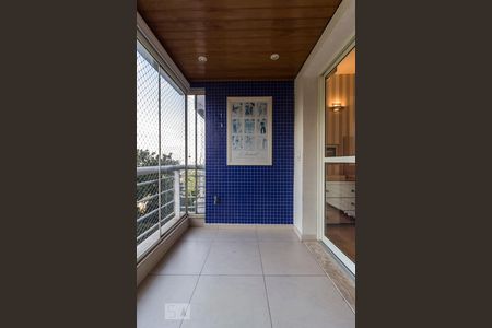 Apartamento para alugar com 263m², 3 quartos e 6 vagasSacada suíte 1