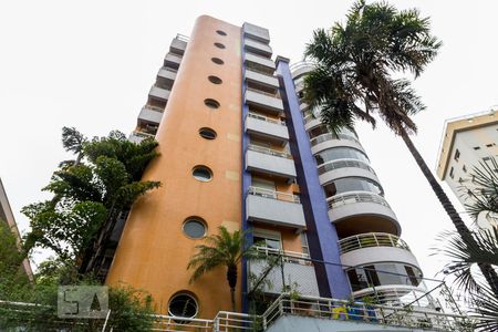 Apartamento para alugar com 263m², 3 quartos e 6 vagasFachada