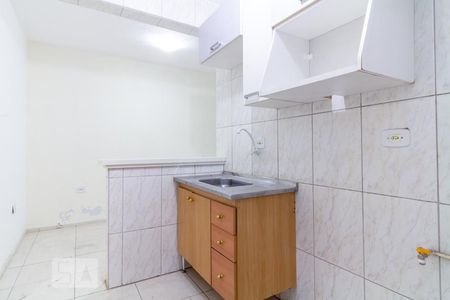 Cozinha de apartamento para alugar com 1 quarto, 40m² em Vila Constança, São Paulo