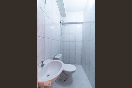 Banheiro de casa para alugar com 1 quarto, 40m² em Vila Constança, São Paulo