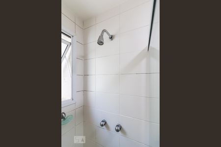 Chuveiro do Banheiro da Suíte 1 de apartamento para alugar com 2 quartos, 85m² em Jardim Tupanci, Barueri