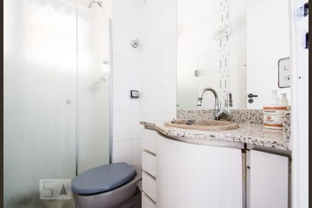 Banheiro de apartamento à venda com 2 quartos, 56m² em Vila Mariana, São Paulo
