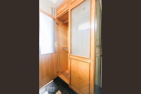 Banheiro de kitnet/studio para alugar com 1 quarto, 56m² em Asa Norte, Brasília