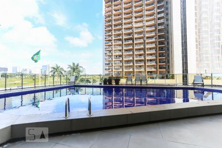 Studio para alugar com 56m², 1 quarto e 1 vaga Studio para alugar com 56m², 1 quarto e 1 vagaPiscina