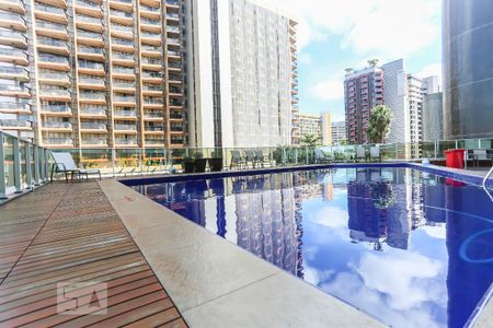 Studio para alugar com 56m², 1 quarto e 1 vaga Studio para alugar com 56m², 1 quarto e 1 vagaPiscina