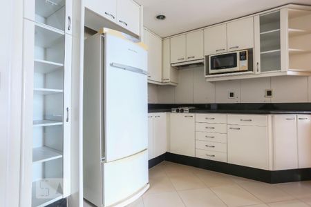 Cozinha de kitnet/studio para alugar com 1 quarto, 56m² em Asa Norte, Brasília