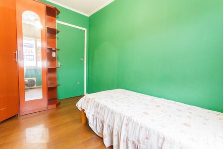 Quarto 1 de apartamento para alugar com 2 quartos, 60m² em Passo da Areia, Porto Alegre