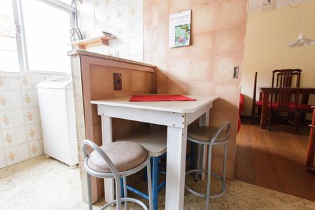 Cozinha de apartamento para alugar com 2 quartos, 60m² em Passo da Areia, Porto Alegre