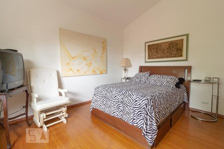 Casa de condomínio à venda com 430m², 4 quartos e 4 vagasSuíte 3