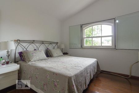 Casa de condomínio à venda com 430m², 4 quartos e 4 vagasSuíte 2