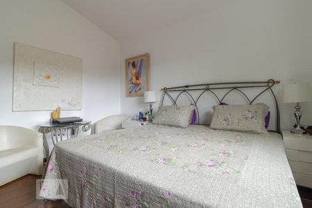 Casa de condomínio à venda com 430m², 4 quartos e 4 vagasSuíte 2