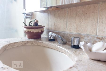 Casa de condomínio à venda com 430m², 4 quartos e 4 vagasBanheiro Suíte 2