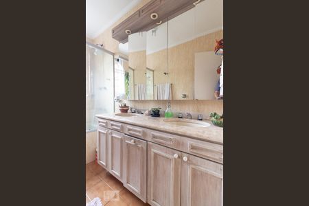 Casa de condomínio à venda com 430m², 4 quartos e 4 vagasBanheiro Suíte 2