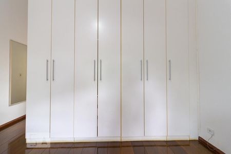 Casa de condomínio à venda com 430m², 4 quartos e 4 vagasSuíte 1