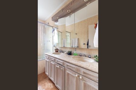 Casa de condomínio à venda com 430m², 4 quartos e 4 vagasBanheiro Suíte 2