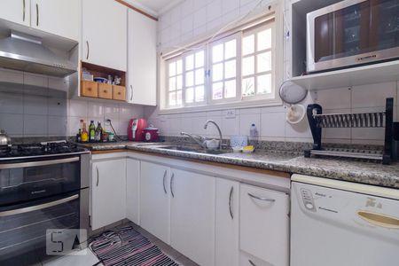 Casa de condomínio à venda com 430m², 4 quartos e 4 vagasCozinha