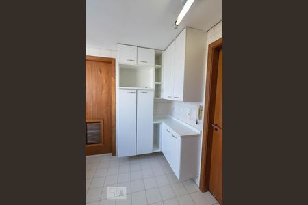 Apartamento à venda com 231m², 3 quartos e 2 vagasCozinha