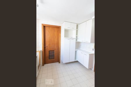 Apartamento à venda com 231m², 3 quartos e 2 vagasCozinha