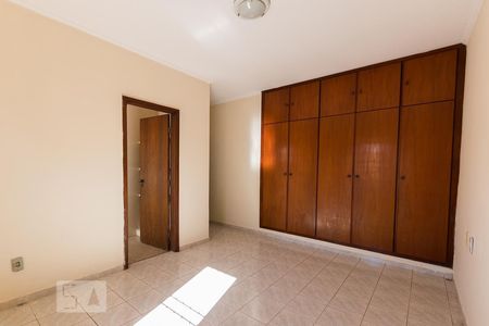 Casa à venda com 200m², 4 quartos e 2 vagasQuarto 2
