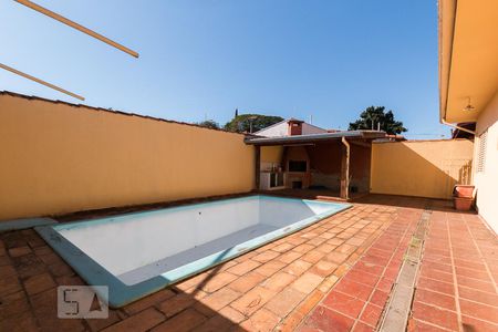 Casa à venda com 200m², 4 quartos e 2 vagasPiscina