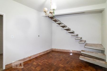 Casa à venda com 250m², 5 quartos e 2 vagas Casa à venda com 250m², 5 quartos e 2 vagasSala 3