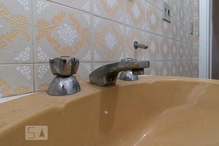 Casa à venda com 250m², 5 quartos e 2 vagas Casa à venda com 250m², 5 quartos e 2 vagasPia