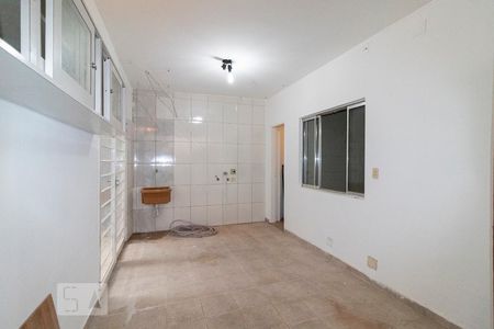 Casa à venda com 250m², 5 quartos e 2 vagas Casa à venda com 250m², 5 quartos e 2 vagasÁrea de Serviço