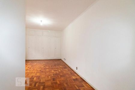 Casa à venda com 250m², 5 quartos e 2 vagas Casa à venda com 250m², 5 quartos e 2 vagasSuíte