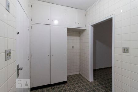 Casa à venda com 250m², 5 quartos e 2 vagas Casa à venda com 250m², 5 quartos e 2 vagasCozinha