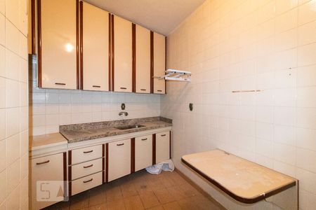 Casa à venda com 250m², 5 quartos e 2 vagas Casa à venda com 250m², 5 quartos e 2 vagasCozinha 2