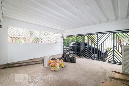 Casa à venda com 250m², 5 quartos e 2 vagas Casa à venda com 250m², 5 quartos e 2 vagasGaragem