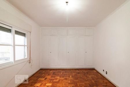 Casa à venda com 250m², 5 quartos e 2 vagas Casa à venda com 250m², 5 quartos e 2 vagasSuíte