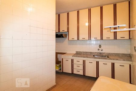 Casa à venda com 250m², 5 quartos e 2 vagas Casa à venda com 250m², 5 quartos e 2 vagasCozinha 2
