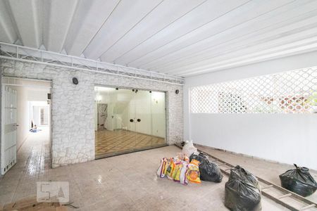 Casa à venda com 250m², 5 quartos e 2 vagas Casa à venda com 250m², 5 quartos e 2 vagasGaragem