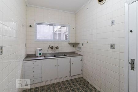Casa à venda com 250m², 5 quartos e 2 vagas Casa à venda com 250m², 5 quartos e 2 vagasCozinha